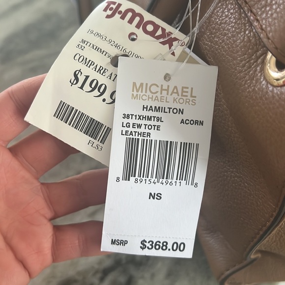 Michael Kors Hamilton Tote in Acorn - Picture 4 of 4